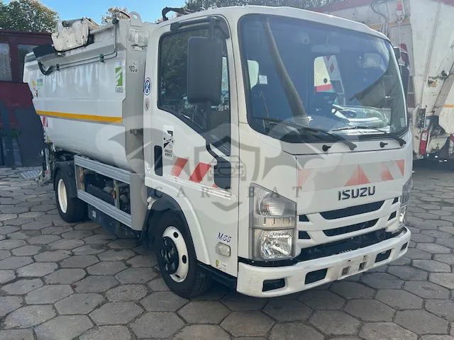 Isuzu M55 2017
