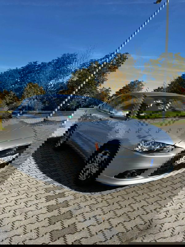 Mitsubishi Lancer VIII 1.8 Invite 2009