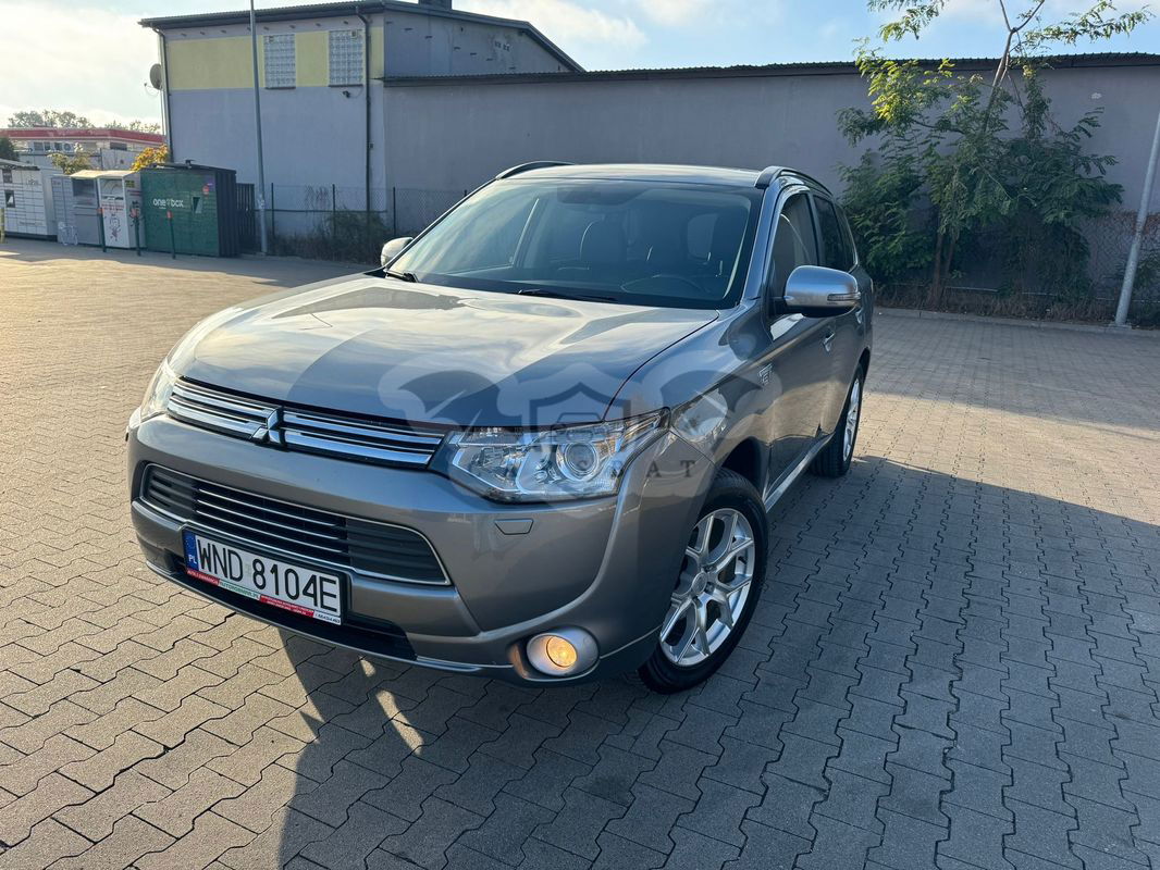Mitsubishi Outlander III 2.0 4WD Plug-In Hybrid Plus 2013