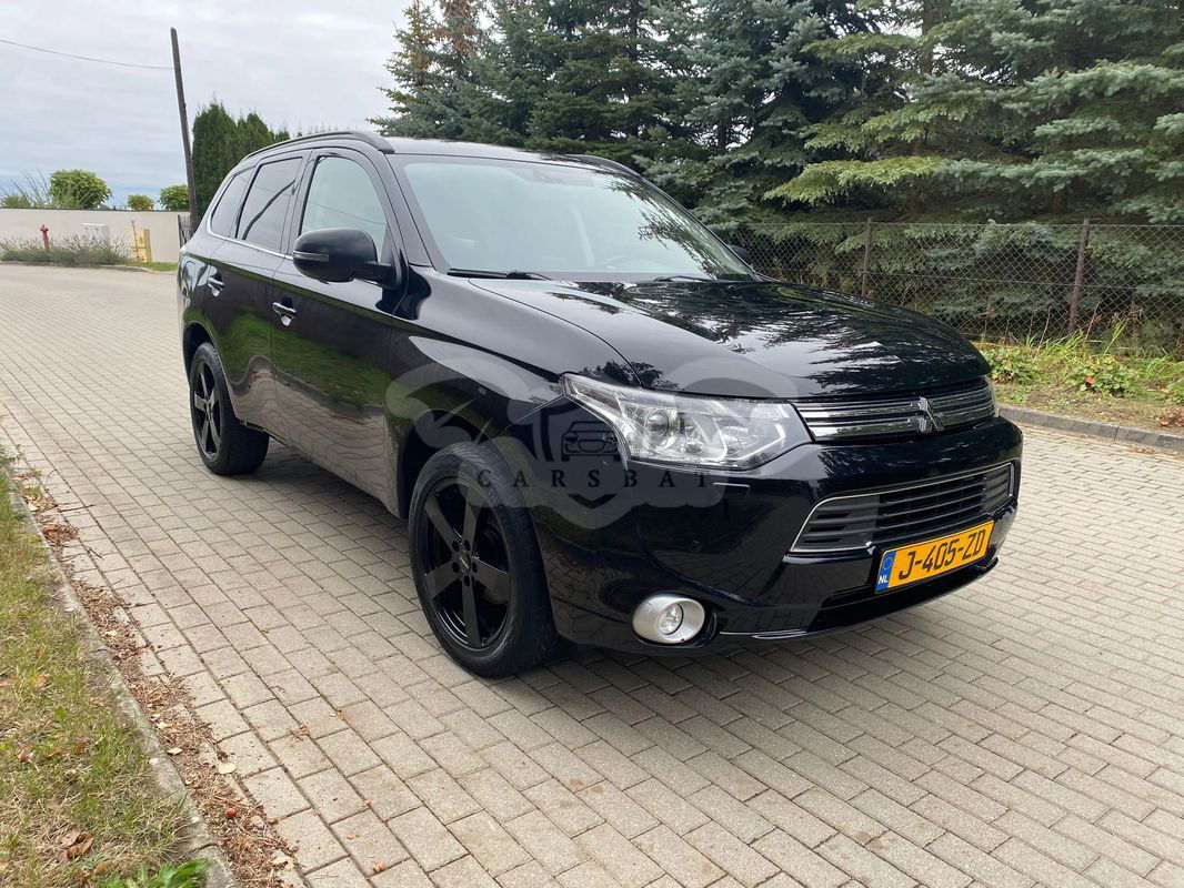 Mitsubishi Outlander III 2.0 4WD Plug-In Hybrid 2013