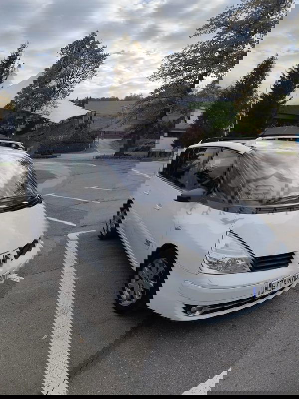 Renault Espace IV 2.0 dCi Dynamique 2011
