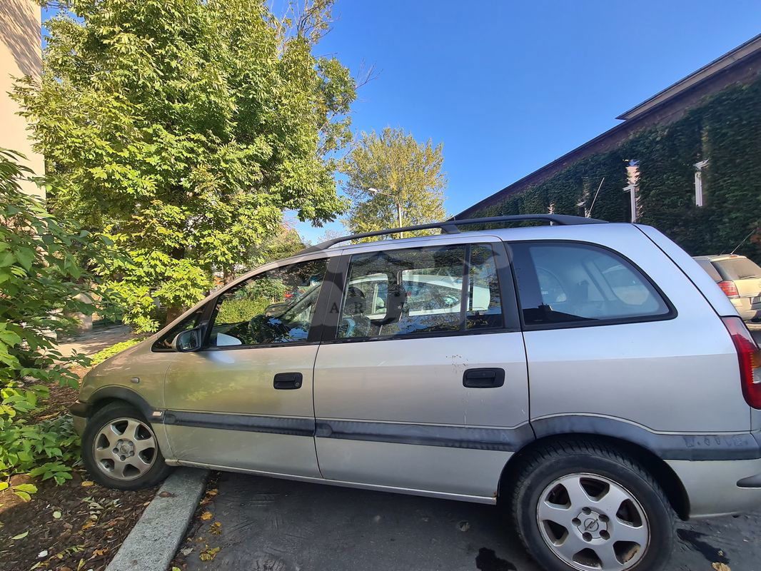 Opel Zafira A 2000