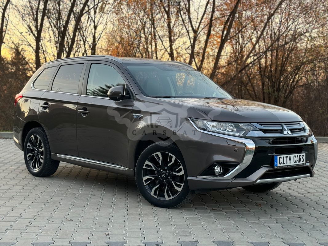 Mitsubishi Outlander III 2.0 4WD Plug-In Hybrid 2016