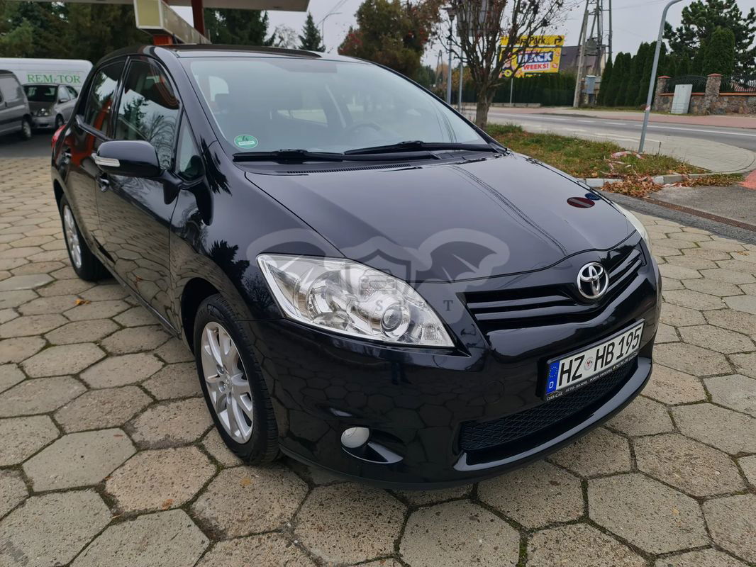 Toyota Auris I 1.33 VVT-i Life 2011
