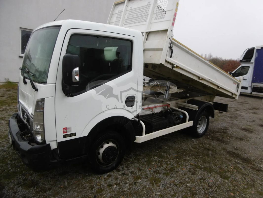 Nissan NT 2018