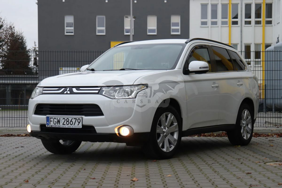 Mitsubishi Outlander III 2.0 2WD Diamant 2013