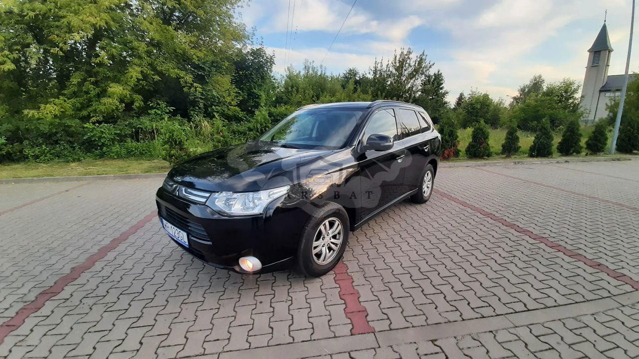 Mitsubishi Outlander III 2.2 DI-D 2WD Invite 2013