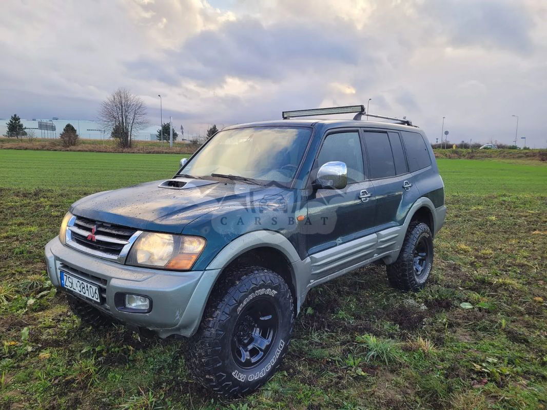 Mitsubishi Pajero III 2000