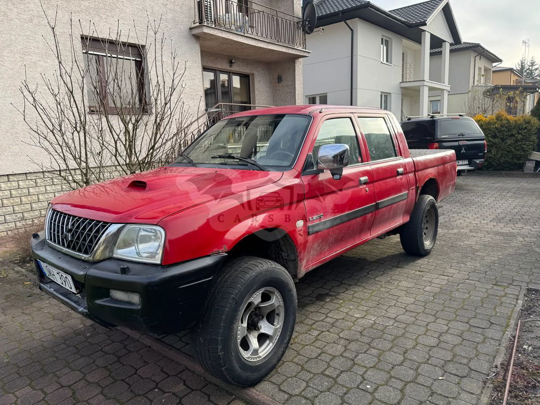 Mitsubishi L200 2012
