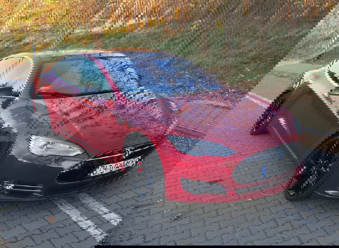 Tesla Model S D Performance 2015