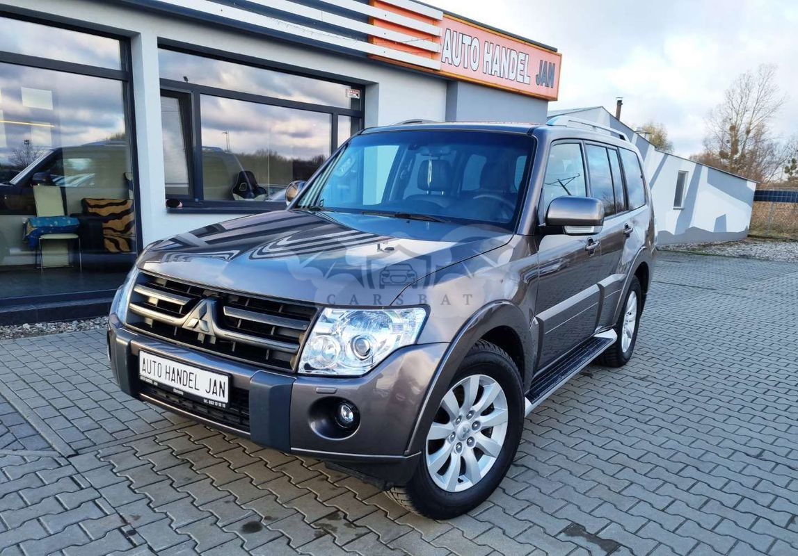 Mitsubishi Pajero IV 2011