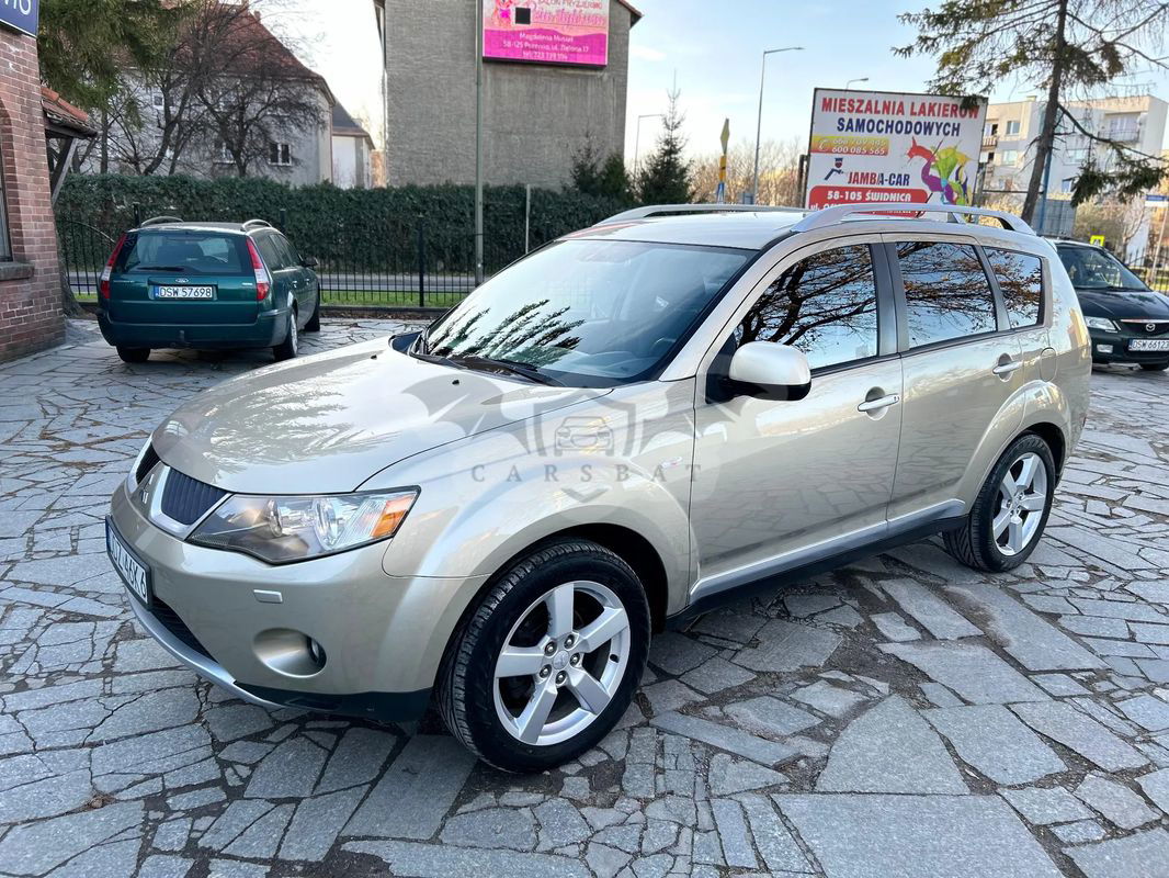 Mitsubishi Outlander II 2.0 DID Intense + 2007