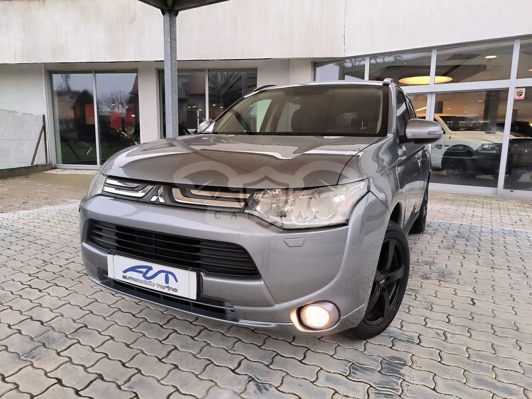 Mitsubishi Outlander III 2.0 Intense + 2013