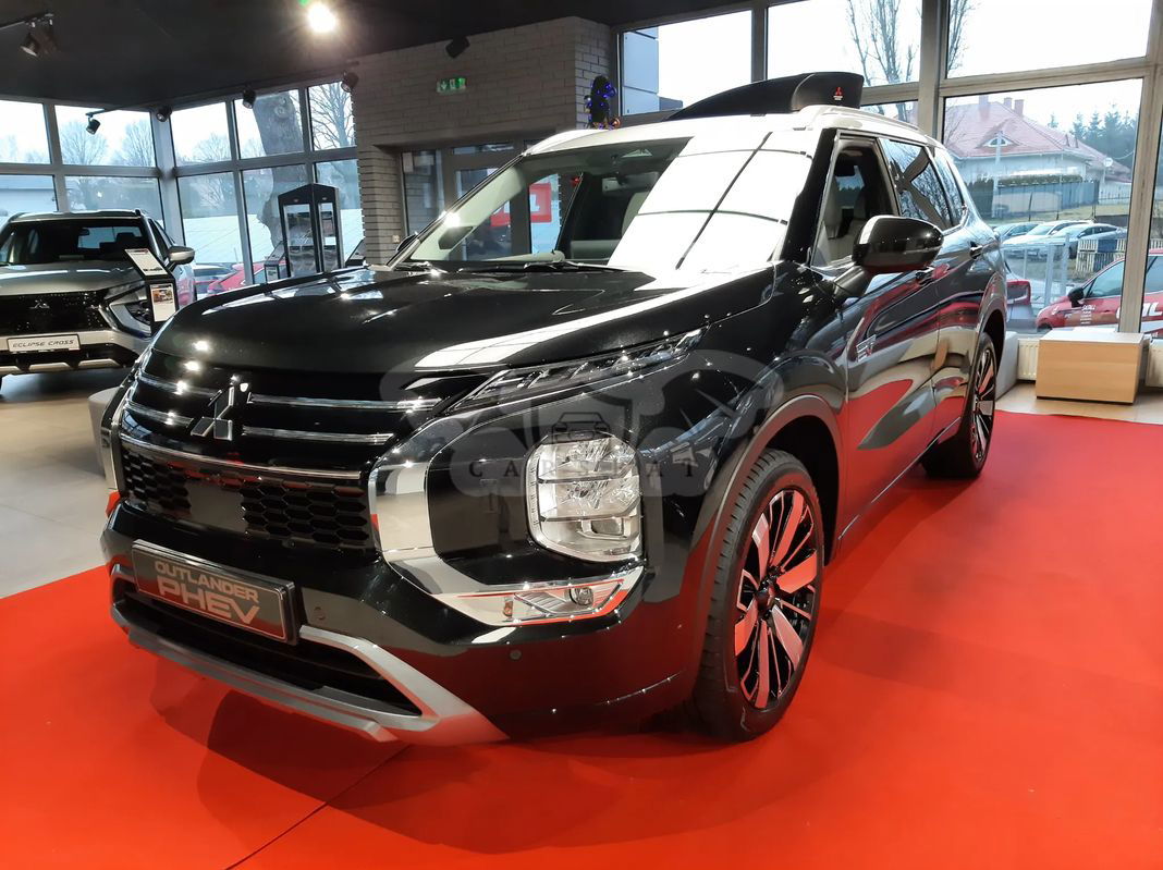 Mitsubishi Outlander IV 2025