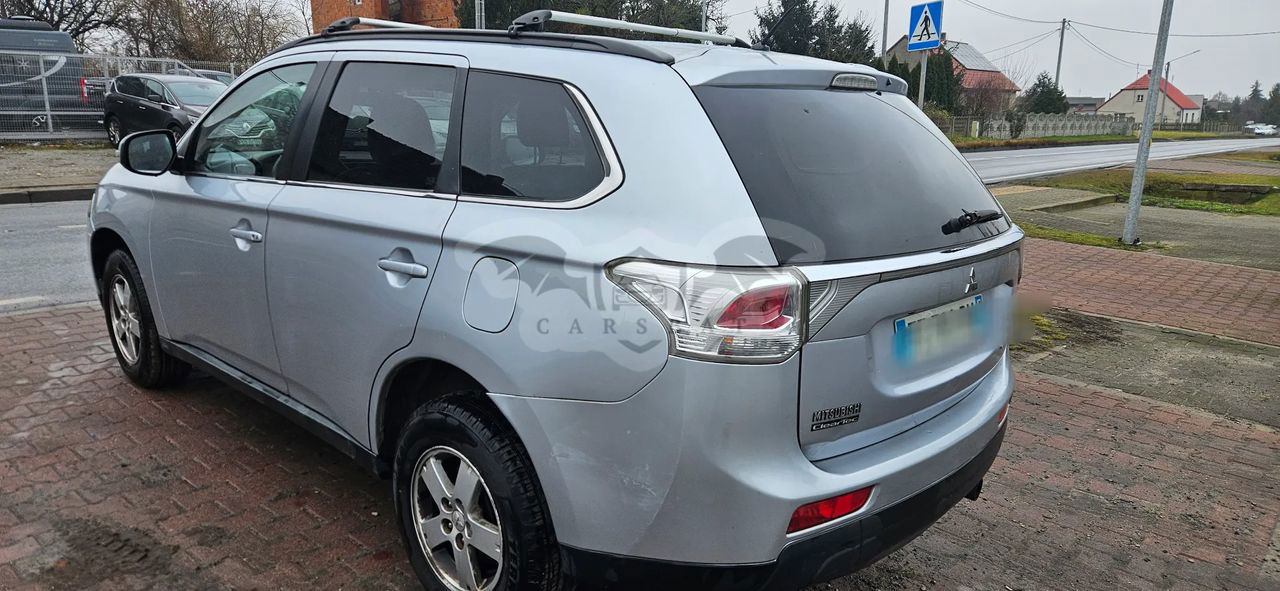 Mitsubishi Outlander III 2.2 DI-D 4WD Instyle 2013