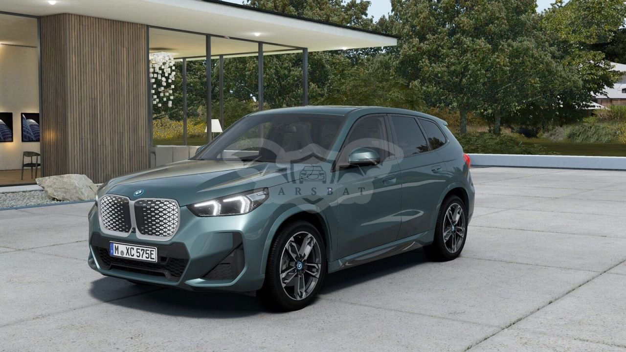 BMW iX1 2024