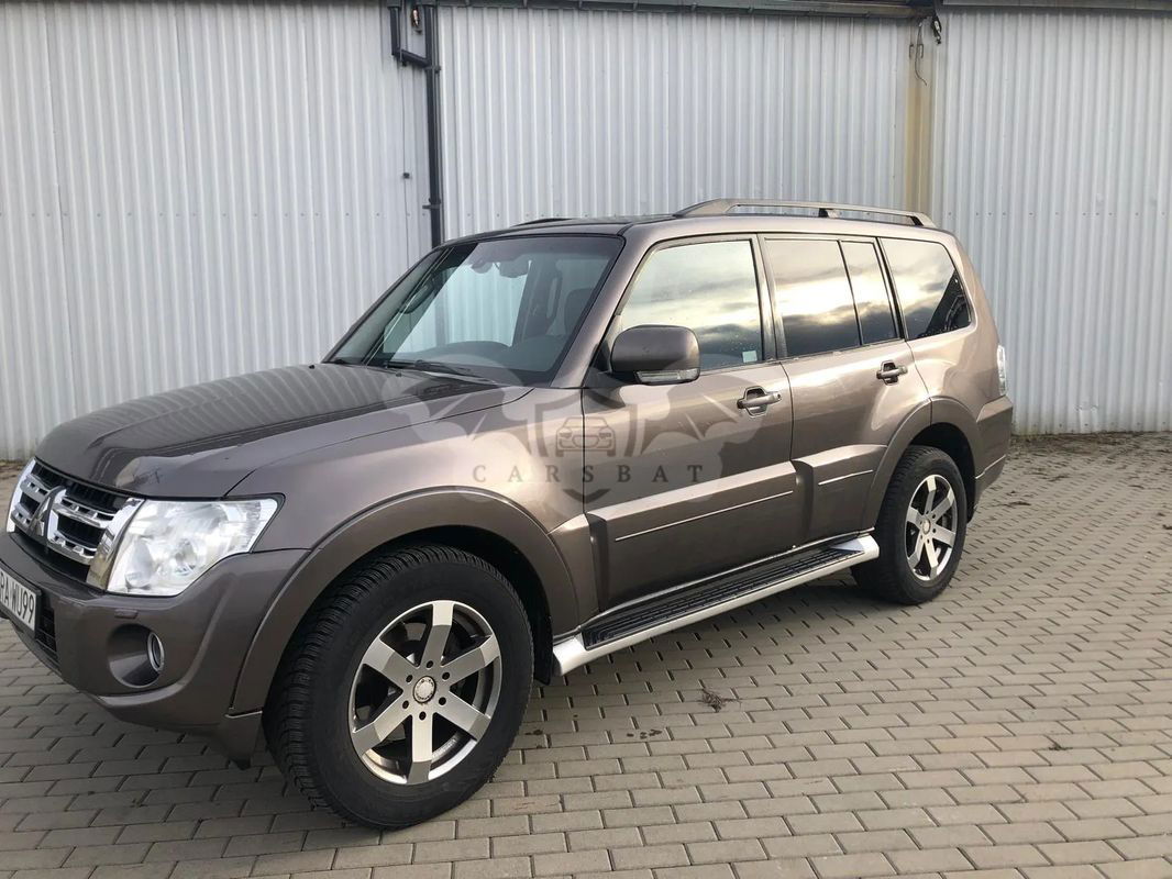 Mitsubishi Pajero IV 2012