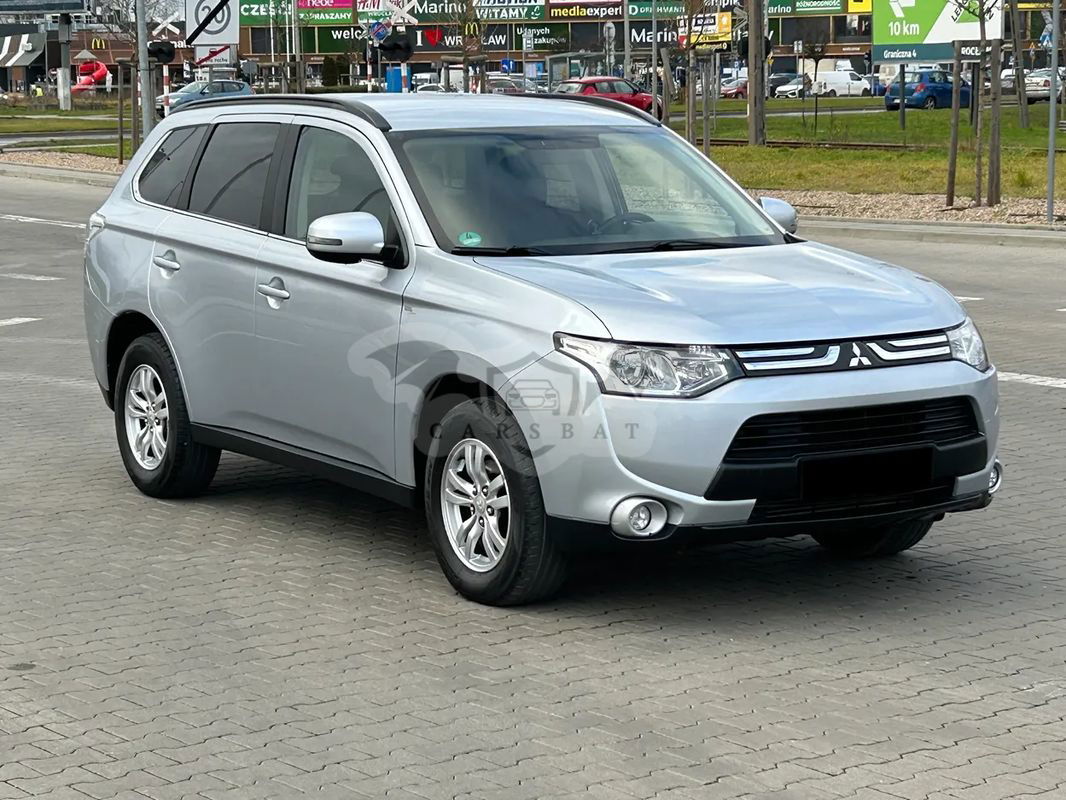 Mitsubishi Outlander III 2.2 DI-D 4WD Plus 2013