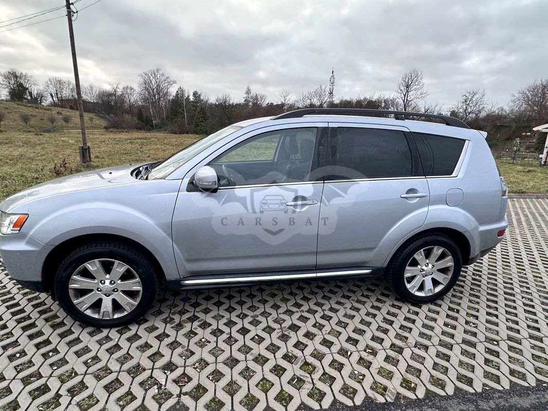 Mitsubishi Outlander II 2.0 2WD Motion 2012