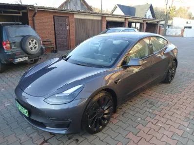Tesla Model 3 Langstreckenbatterie Allradantrieb Dual Motor Performance 2022