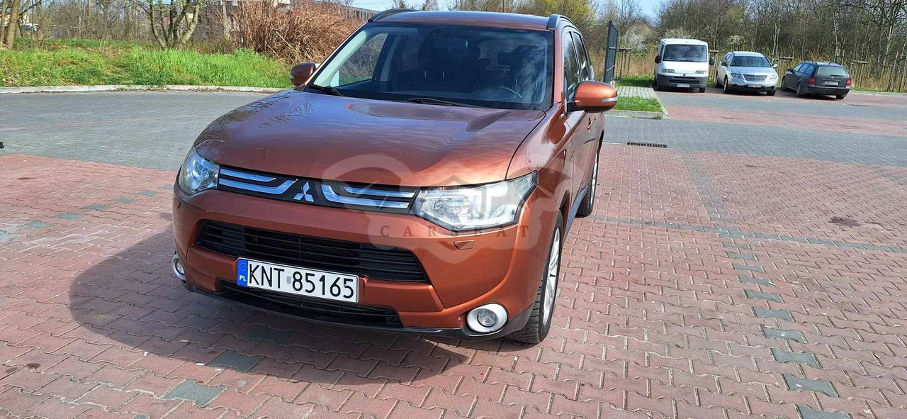 Mitsubishi Outlander III 2.2 DID Instyle Navi 2013