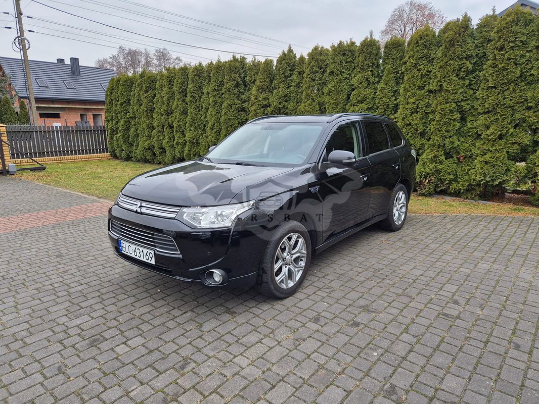 Mitsubishi Outlander III 2.0 4WD Plug-In Hybrid 2013