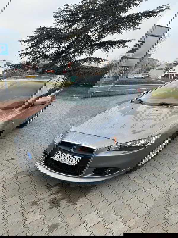 Mitsubishi Lancer IX 1.6 Invite 2015