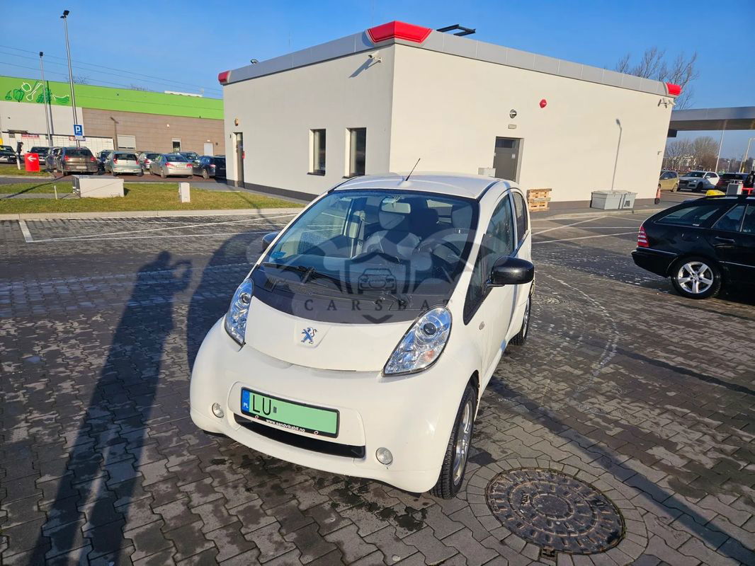 Peugeot iOn 2011