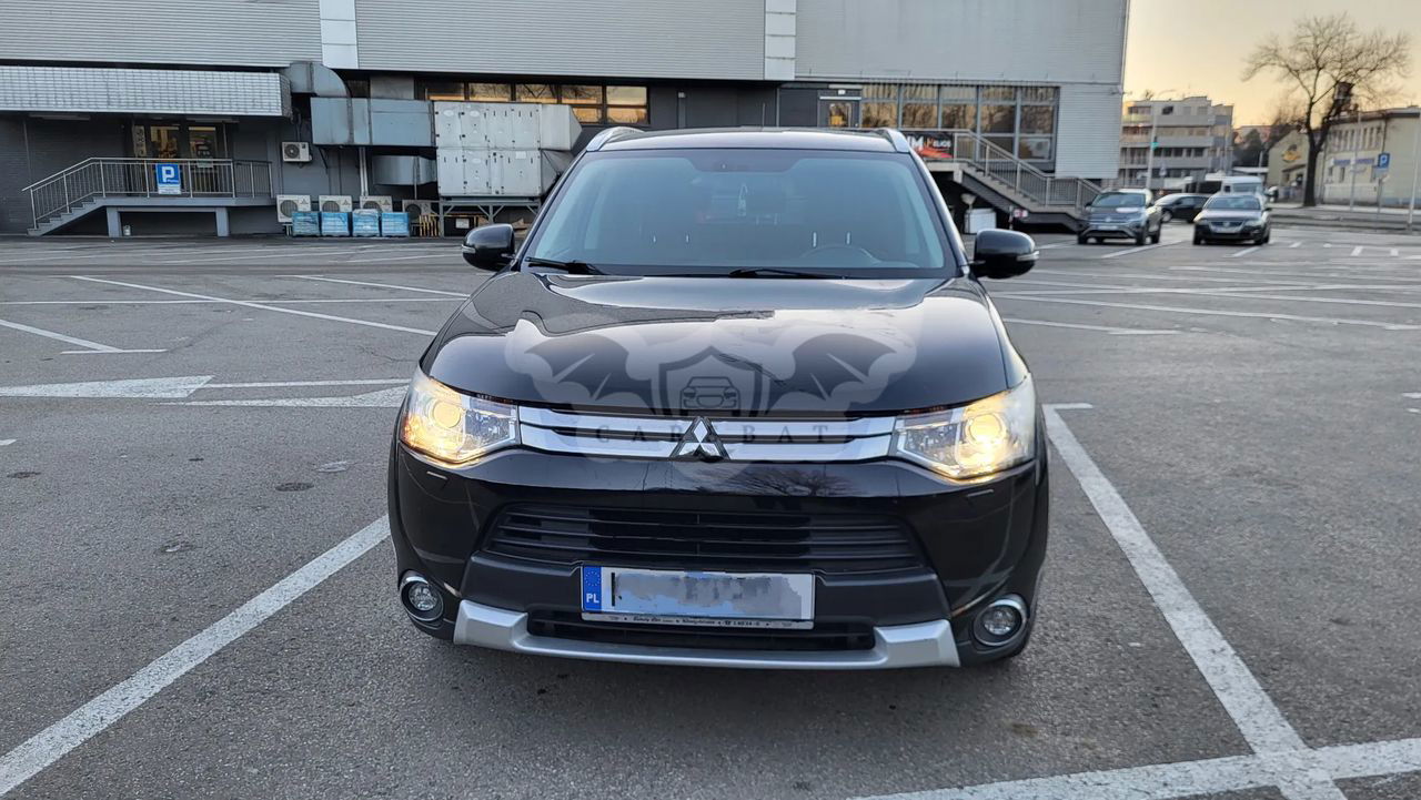 Mitsubishi Outlander III 2.2 DID Intense + 2014