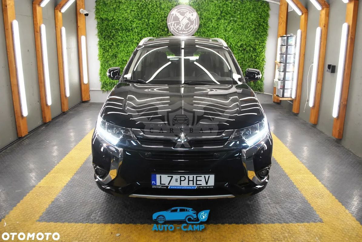 Mitsubishi Outlander III PHEV Instyle NAVI + 2016