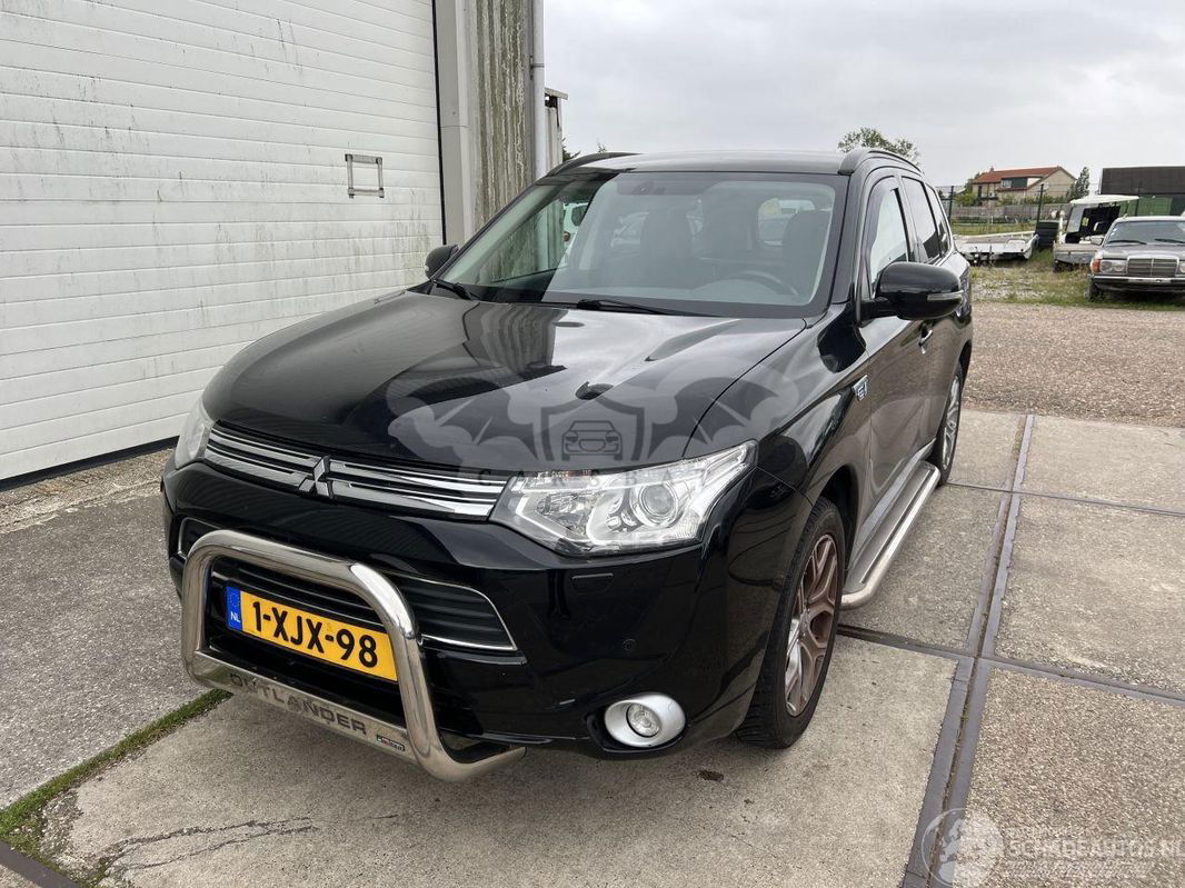 Mitsubishi Outlander III 2.0 4WD Plug-In Hybrid 2014