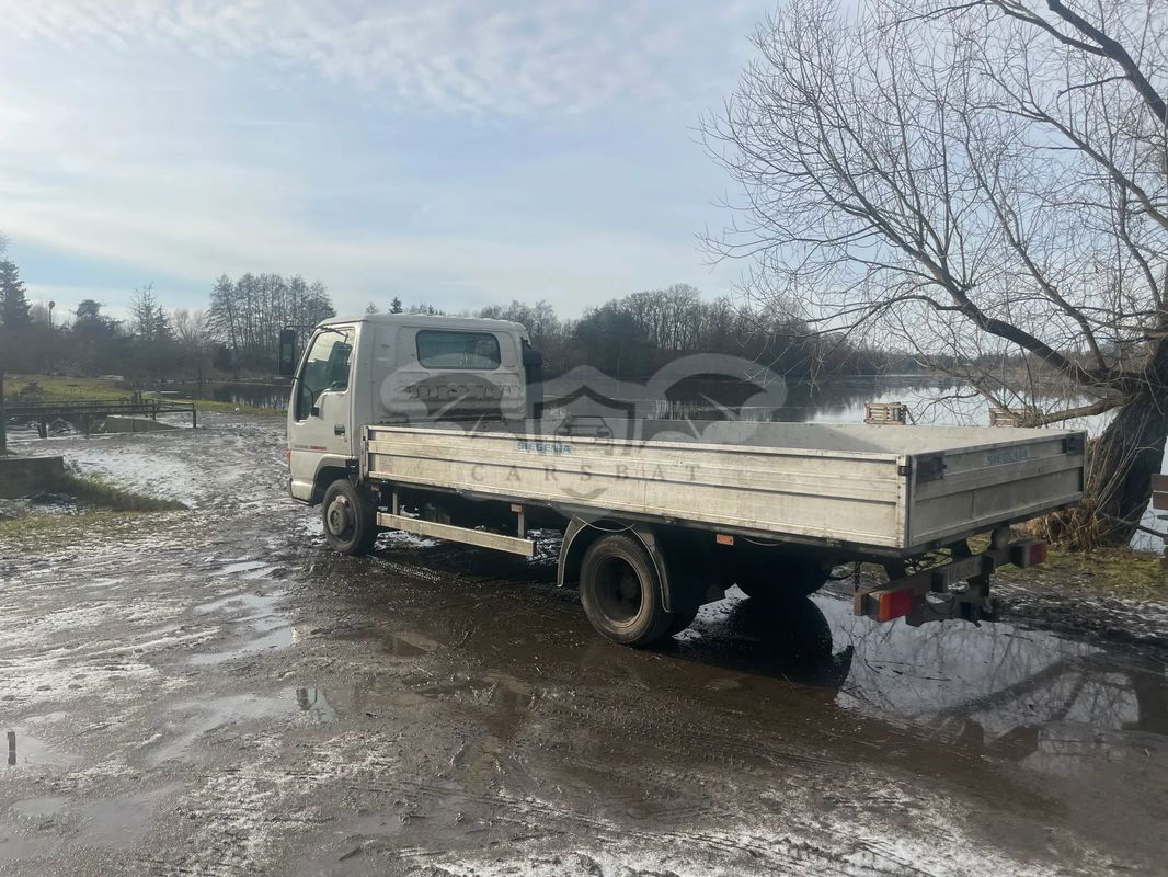 Isuzu NPR 2000