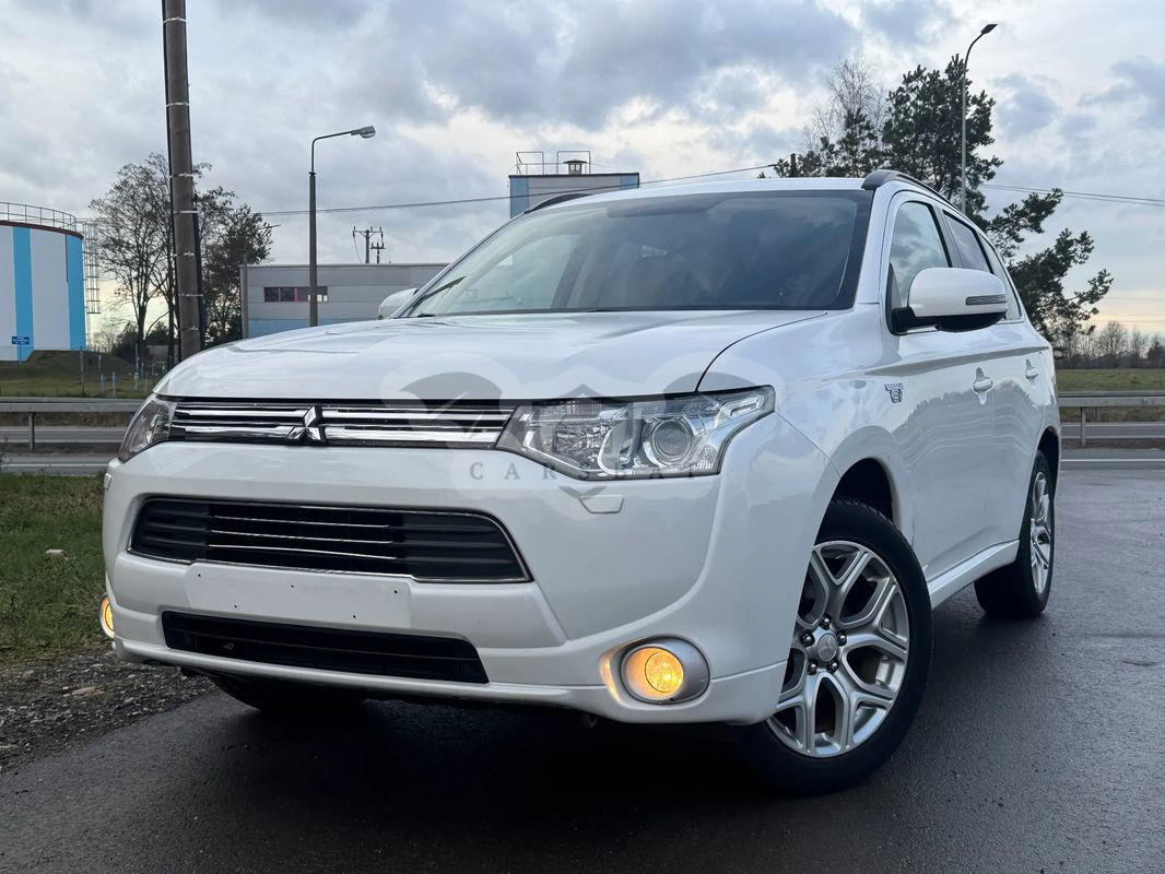 Mitsubishi Outlander III 2.0 4WD Plug-In Hybrid 2013