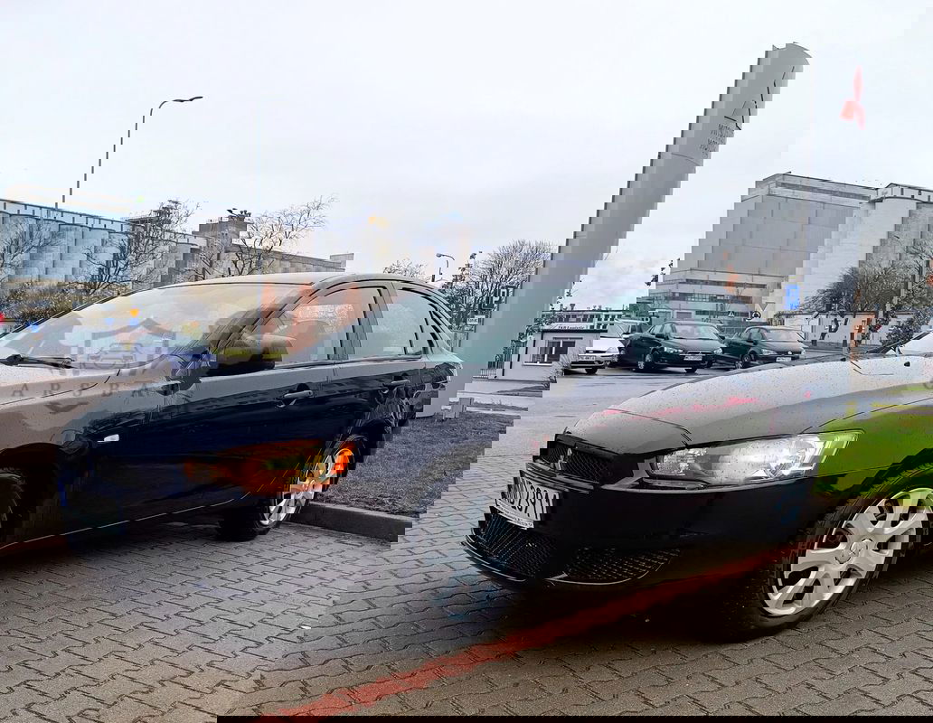 Mitsubishi Lancer IX 1.6 Inform 2011