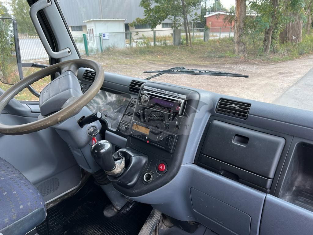 Mitsubishi Fuso Canter 2011