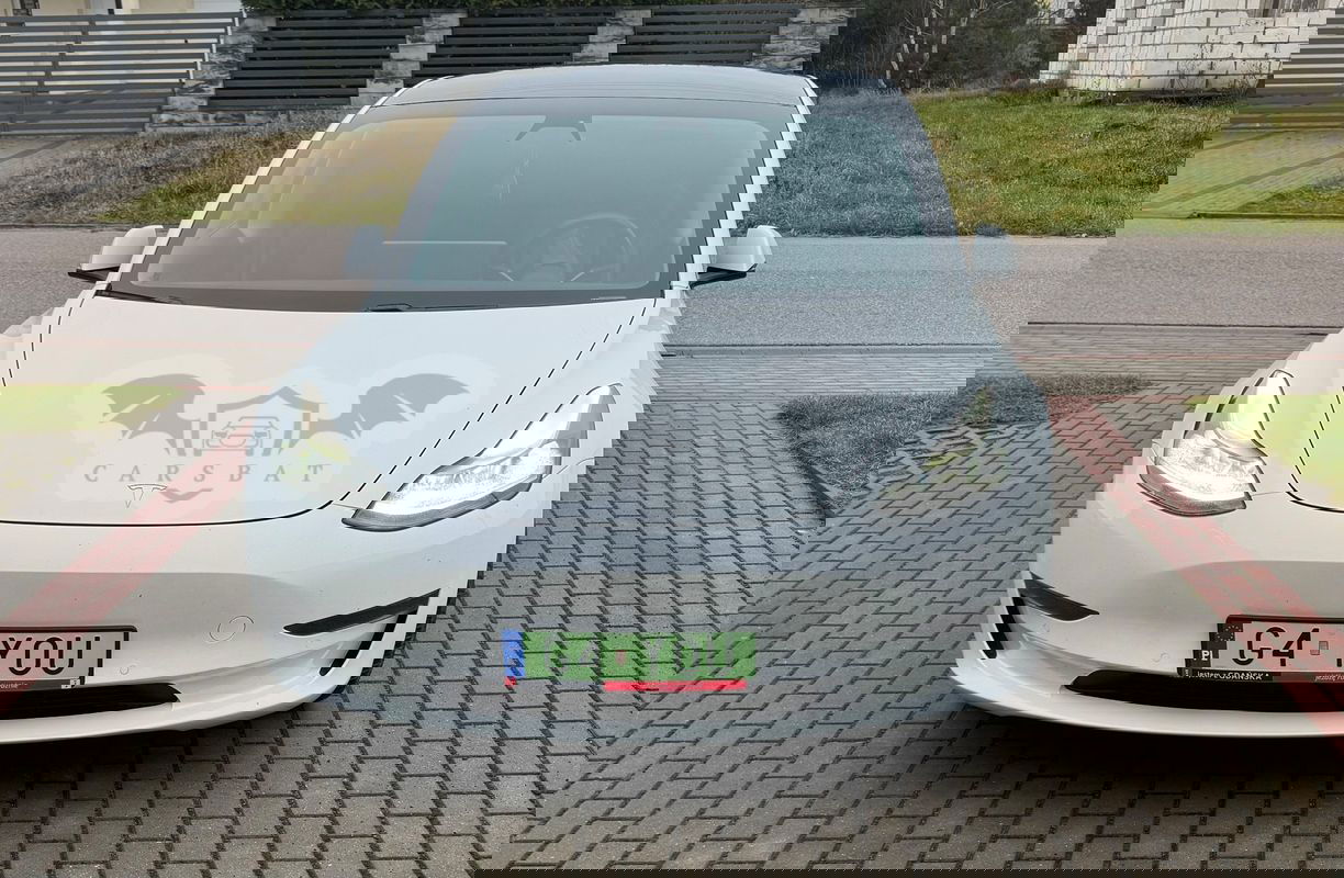 Tesla Model 3 2021
