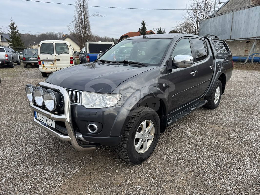 Mitsubishi L200 2013