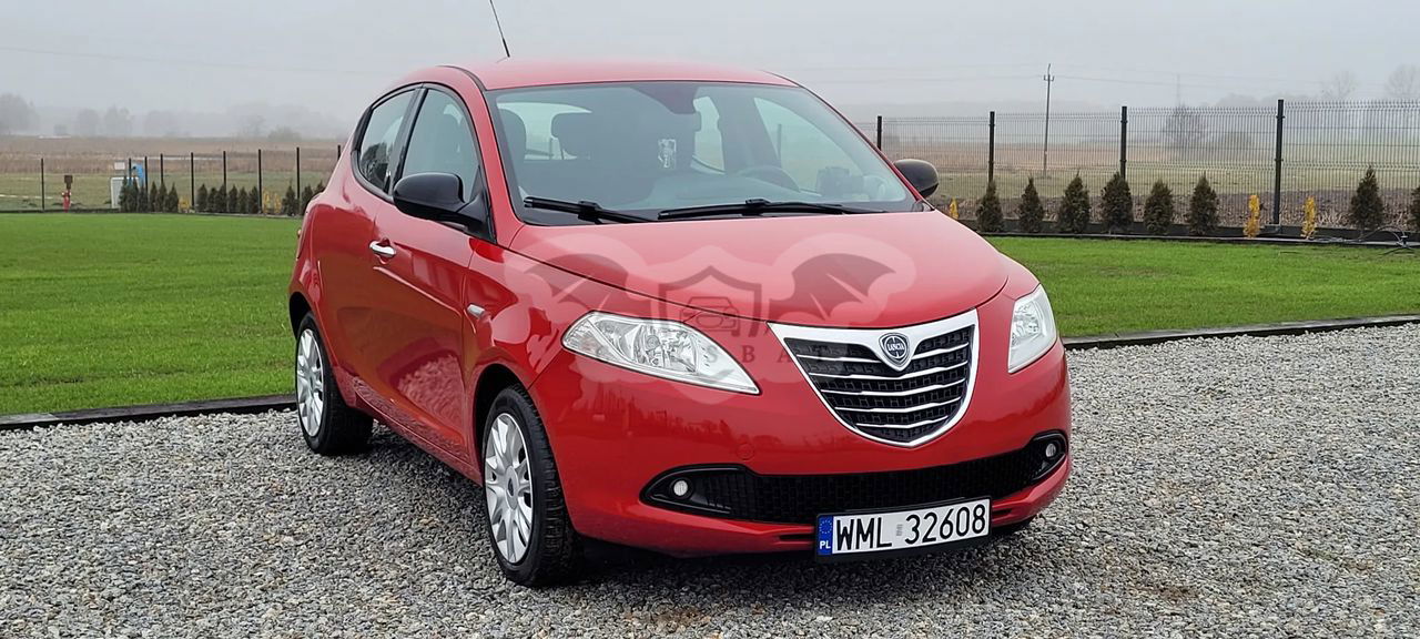 Lancia Ypsilon 1.2 8V Silver 2012