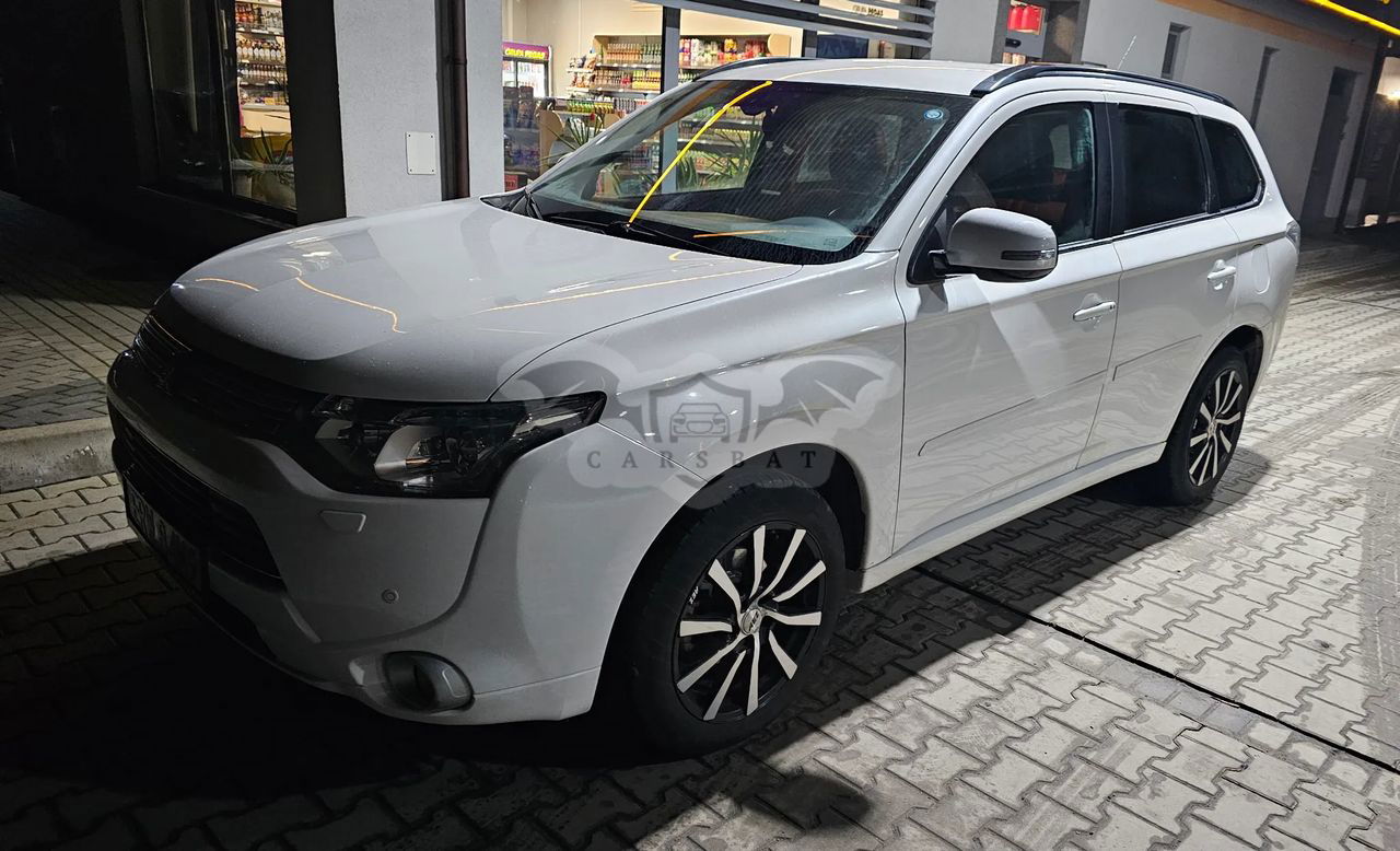 Mitsubishi Outlander III PHEV Instyle NAVI 2014
