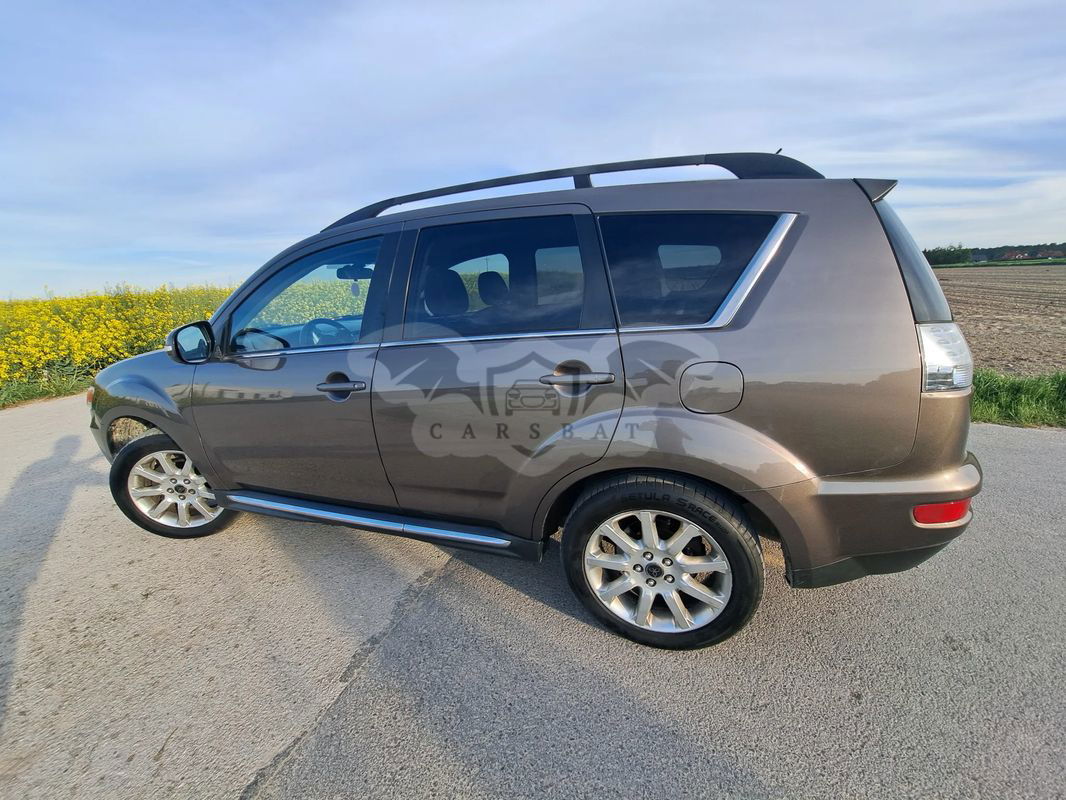 Mitsubishi Outlander II 2.0 2WD CVT Invite 2011