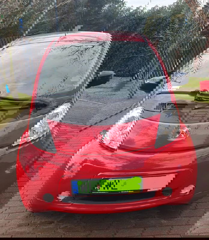 Peugeot iOn High Line 2011