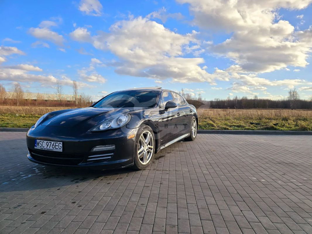 Porsche Panamera 4 2011